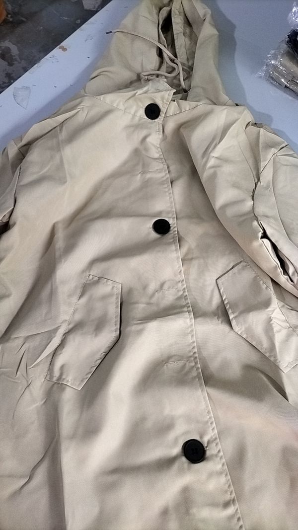 Women's Hooded Trench Coat with Pockets and a Button Front