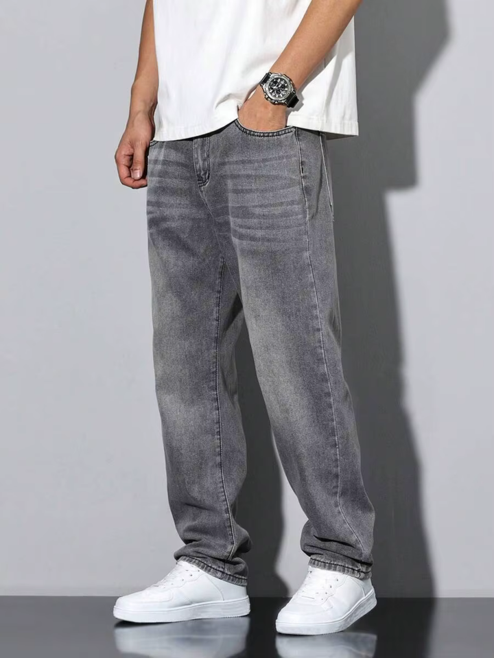 Men's Relaxed Fit Straight Leg Jeans