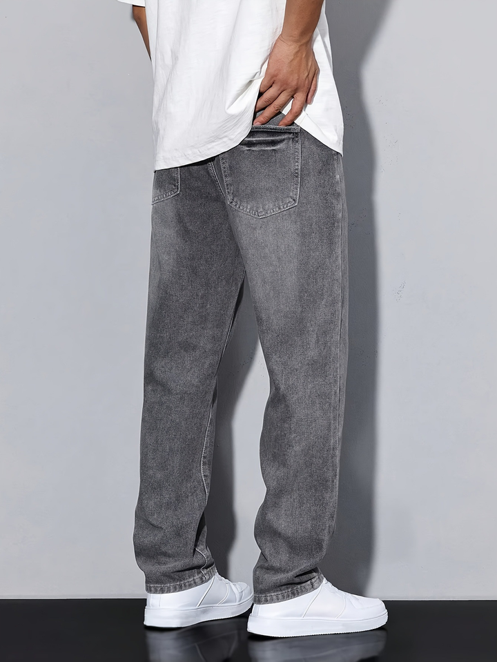 Men's Relaxed Fit Straight Leg Jeans