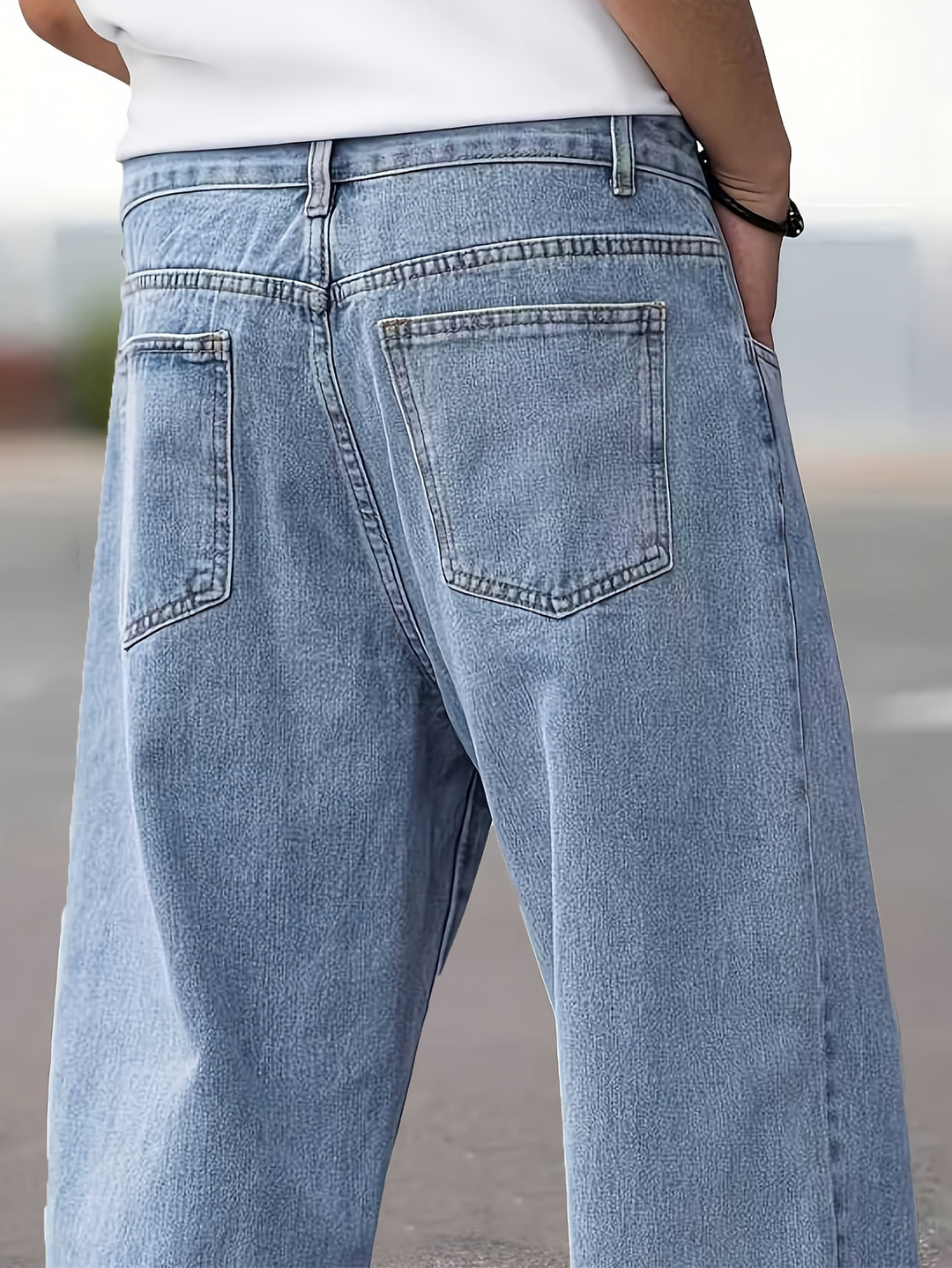 Men's Relaxed Fit Straight Leg Jeans