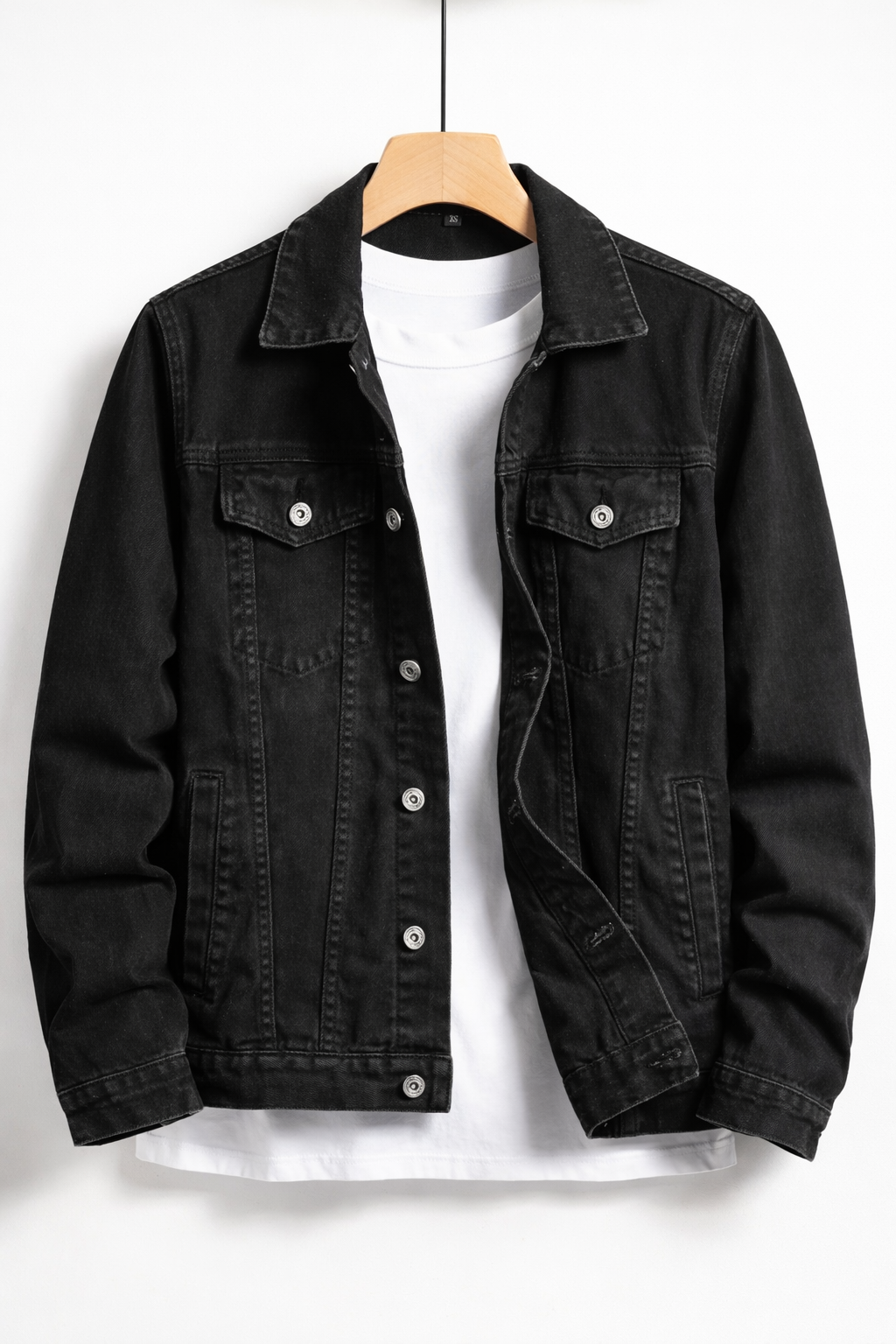 Classic Fit Men’s Button-Up Denim Jacket