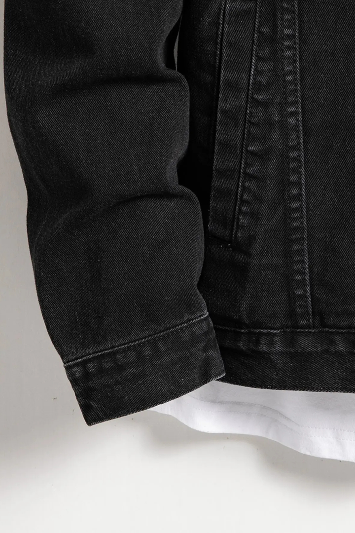Classic Fit Men’s Button-Up Denim Jacket