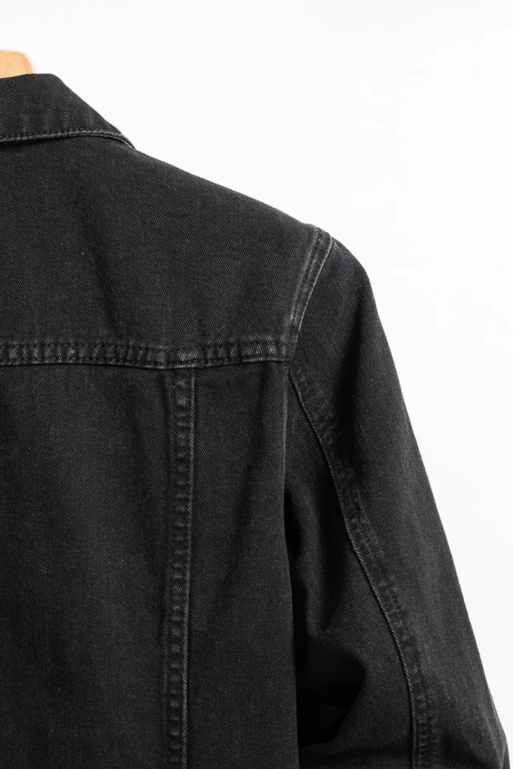 Classic Fit Men’s Button-Up Denim Jacket