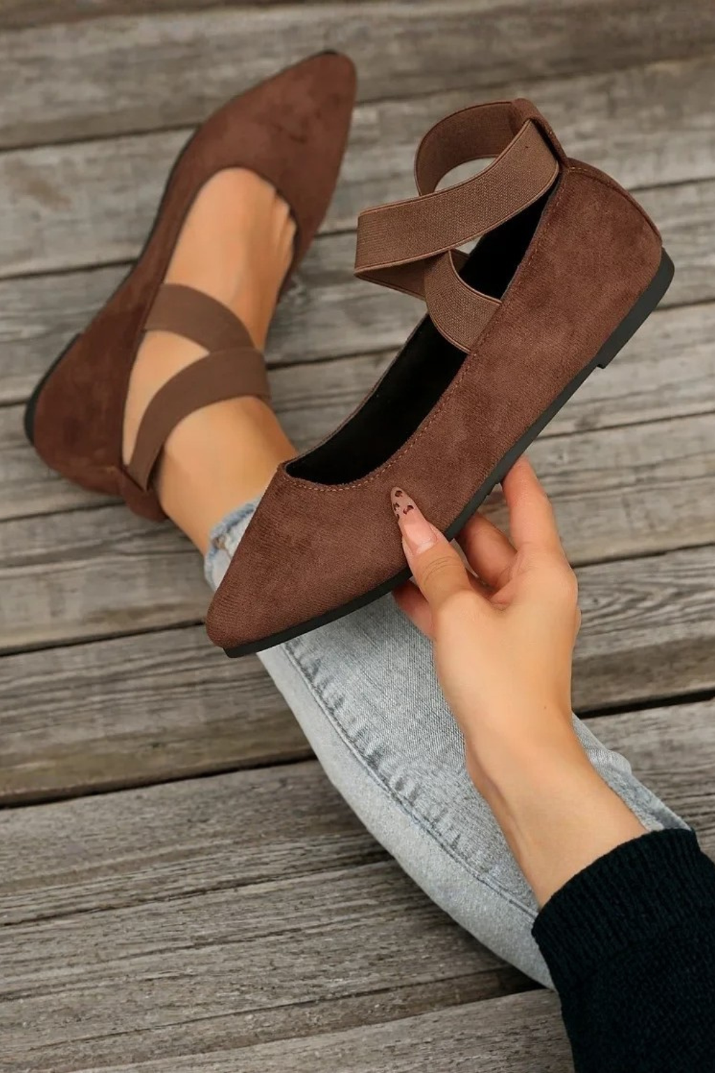 Women's Pointed Toe Mary Jane Flats for Everyday Comfort