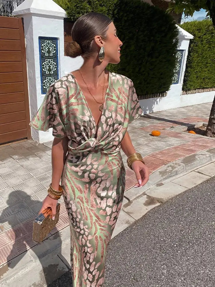 Elegantní univerzální zavinovací šaty pro nenucený styl