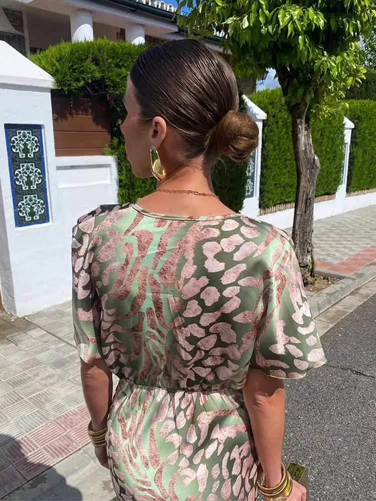 Elegantní univerzální zavinovací šaty pro nenucený styl