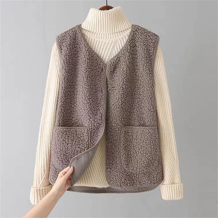 Women's Versatile Layering Vest with Lightweight Fabric and Easy Closure