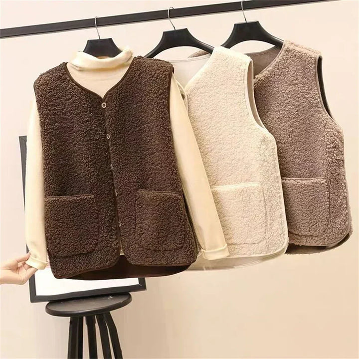Women's Versatile Layering Vest with Lightweight Fabric and Easy Closure