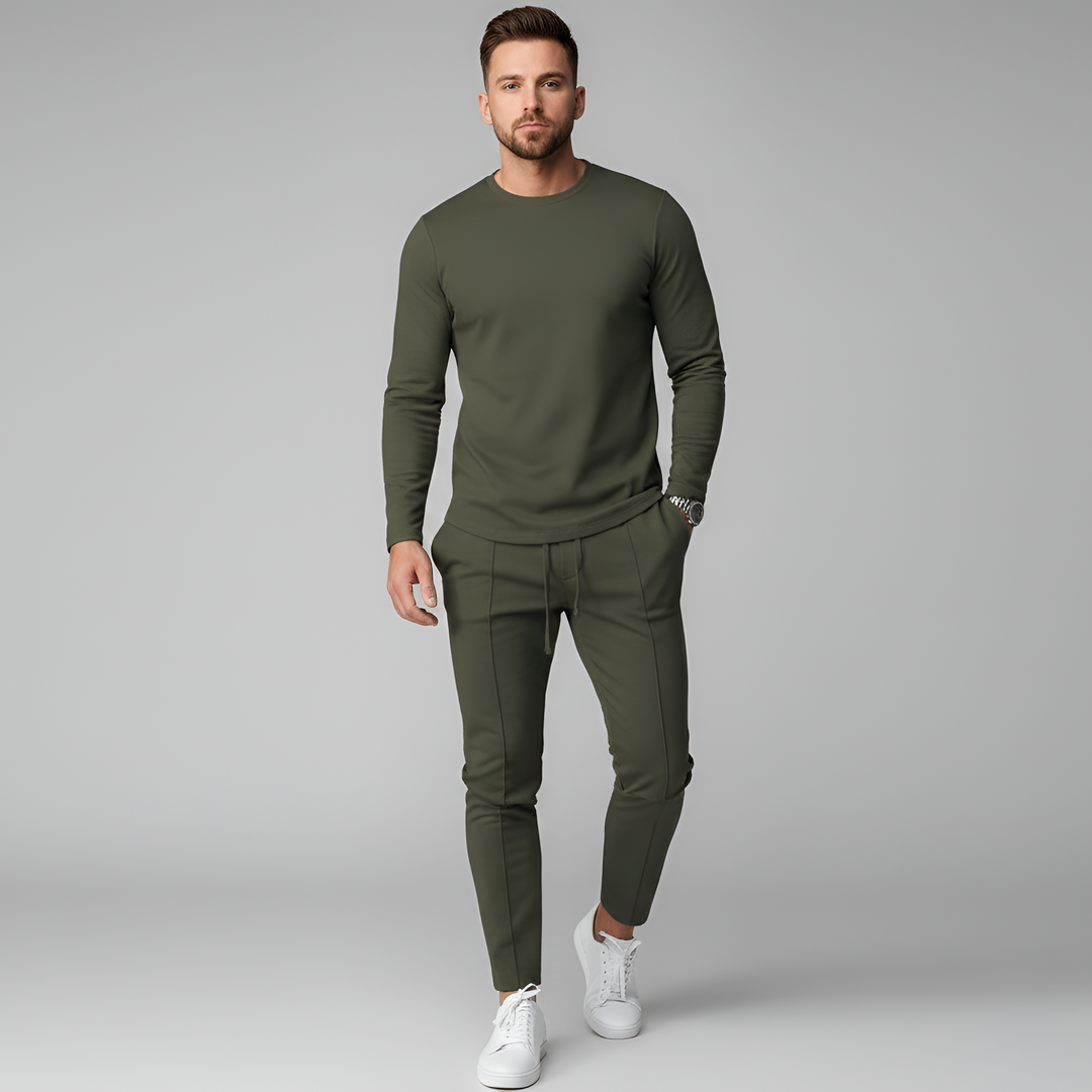 Men's sports suit with long-sleeve shirt and jogger pants