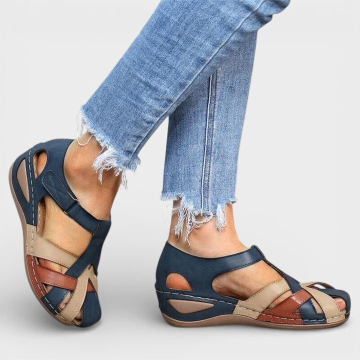 Women's Closed Toe Sandals with Crossover Straps and Cushioned Sole