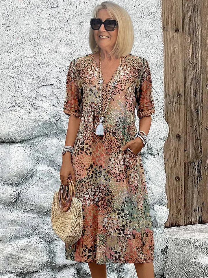 Cyra - Knee-Length Summer Dress with V-Neck and Floral Pattern