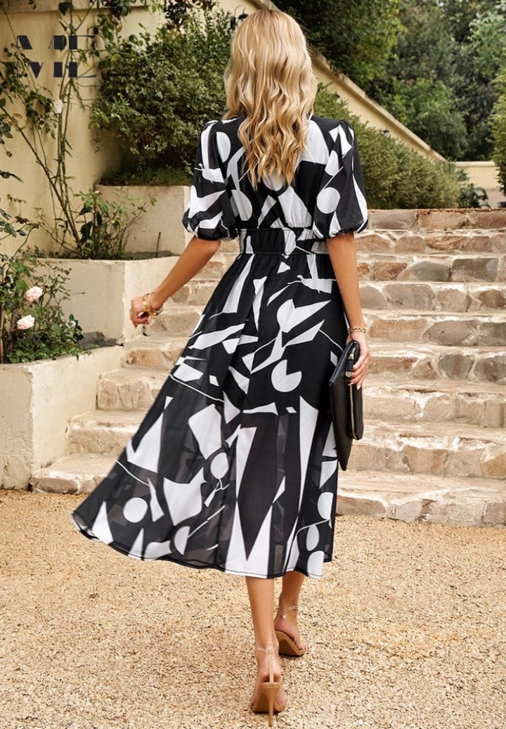 Chic Floral Midi Dress with Romantic Puff Sleeves