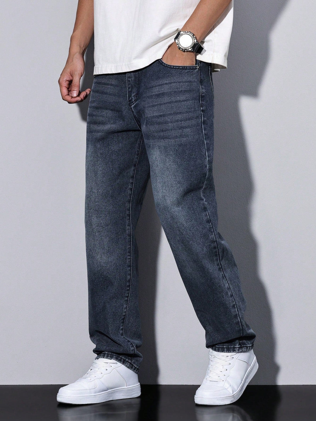 Men's Relaxed Jeans with Straight Leg