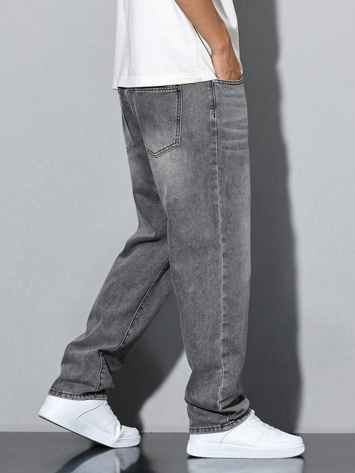 Men's Relaxed Jeans with Straight Leg