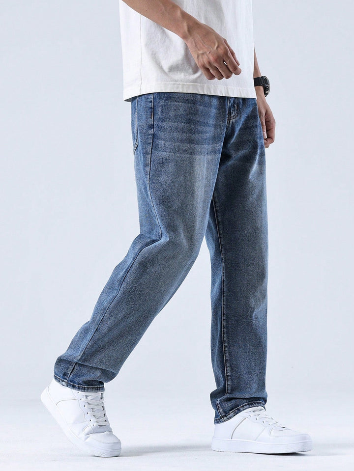 Men's Relaxed Jeans with Straight Leg