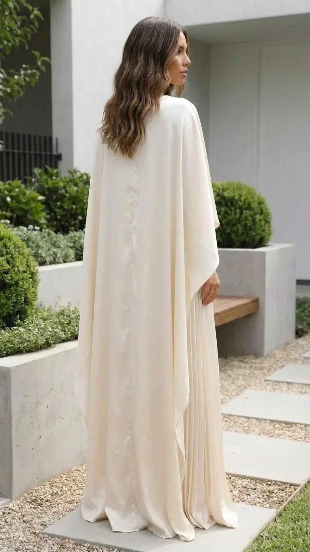 Long dress woman pleated cape sleeves