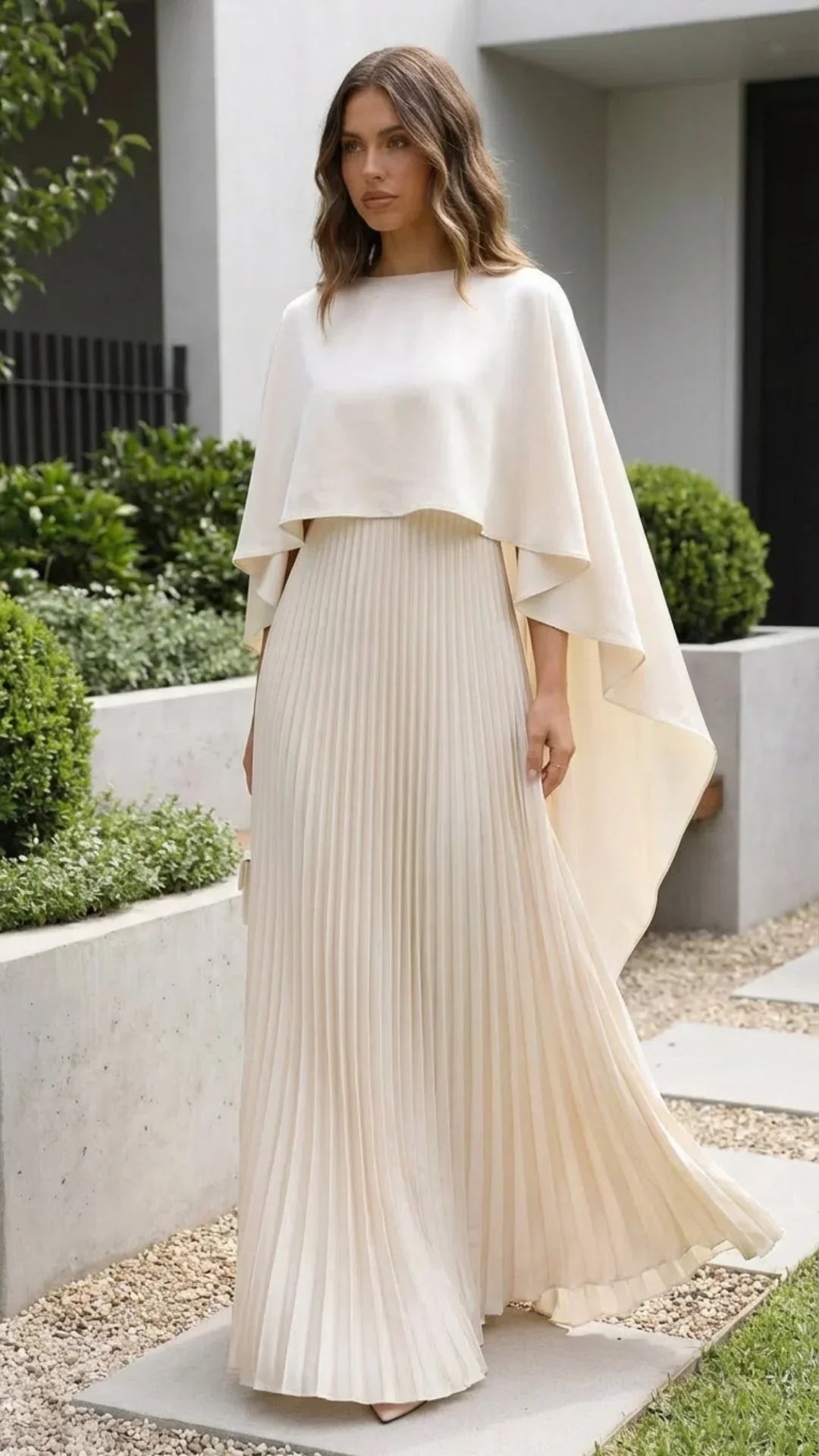 Long dress woman pleated cape sleeves