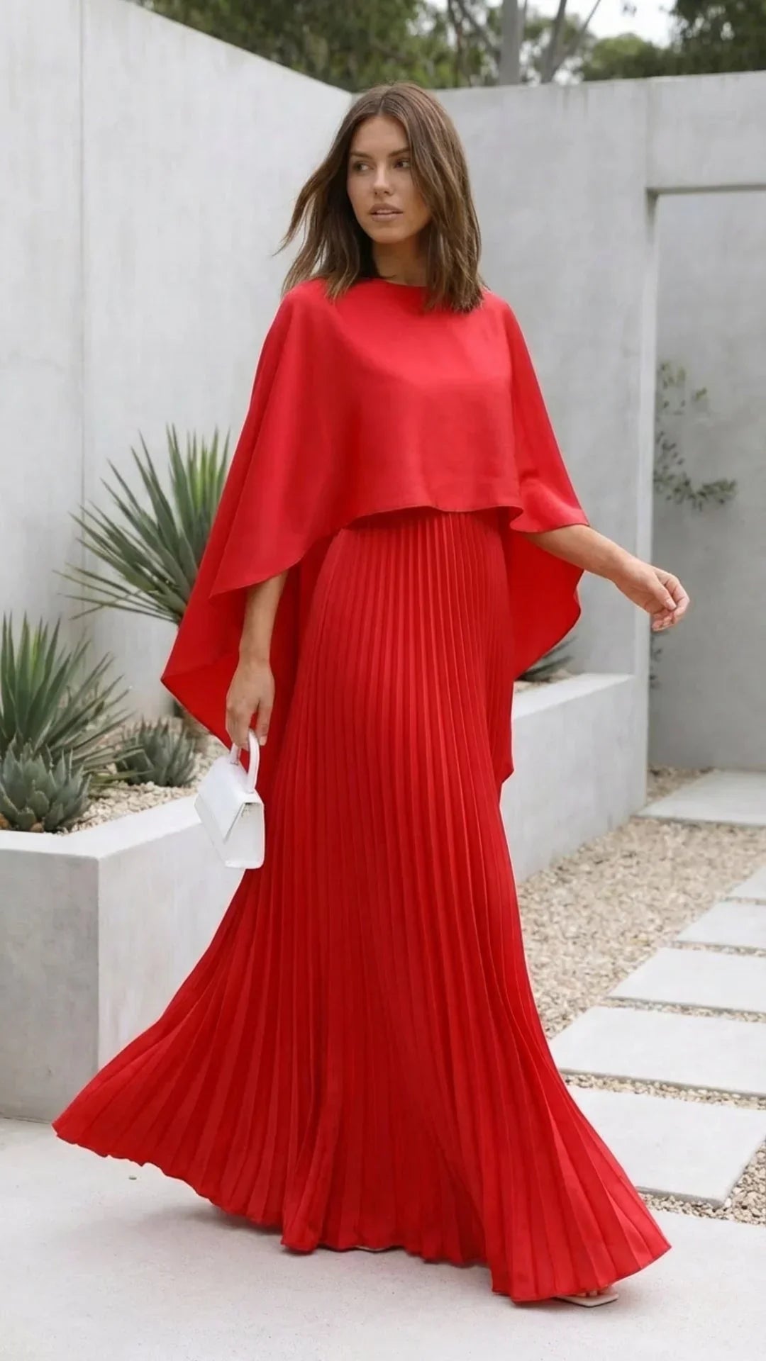Long dress woman pleated cape sleeves