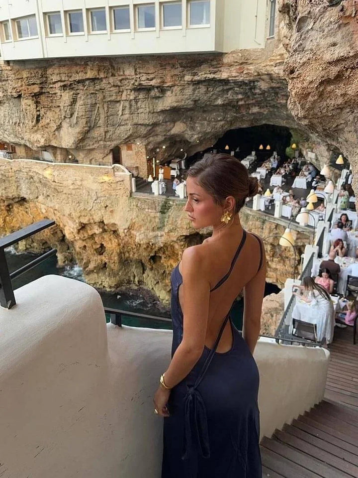 Dámské maxi šaty s odhalenými zády a tenkými ramínky