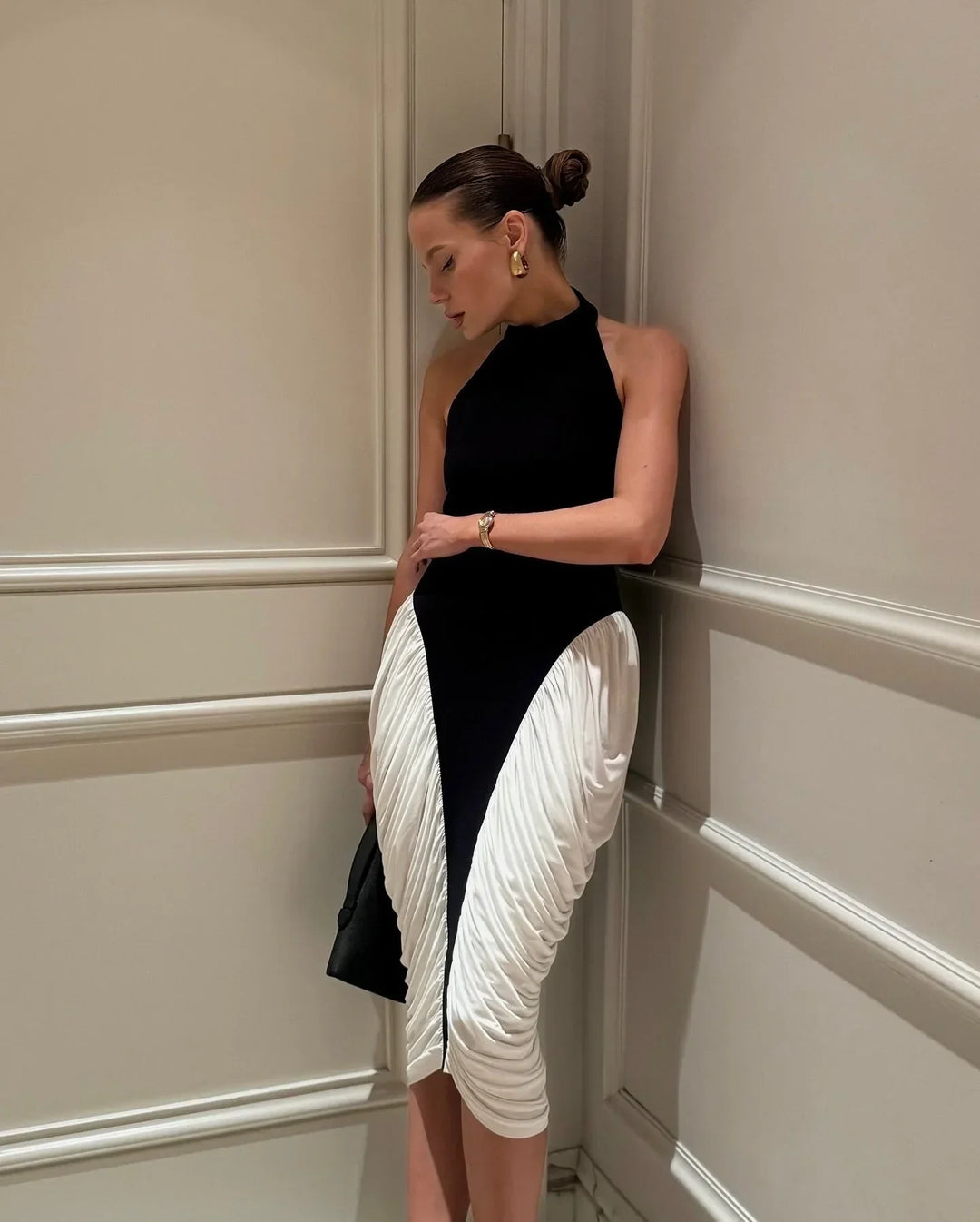 Midi dress women's black and white pleated