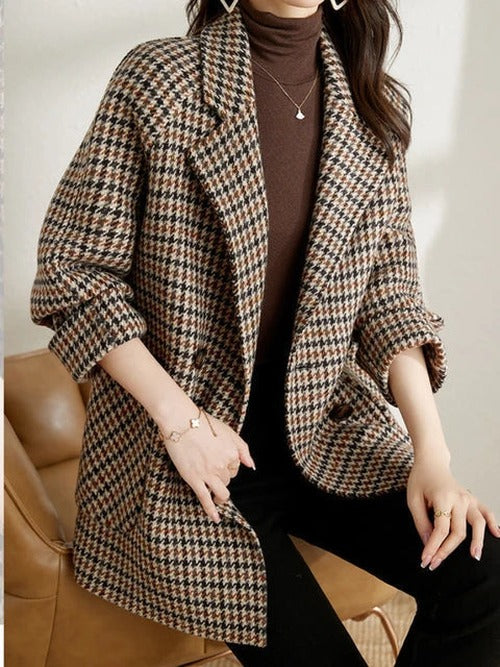 Stylish Women's Checkered Jacket with Warm Lining - photo 1
