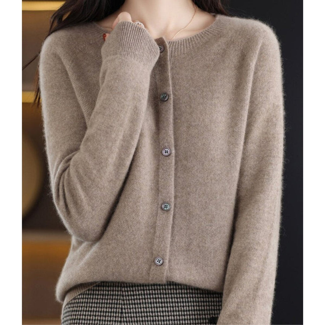 Women's Oversized Merino Wool Button-front Knit Cardigan - photo 10
