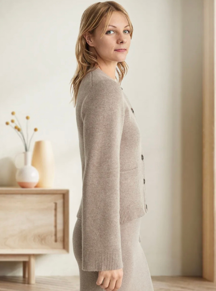 Women's Relaxed Cardigan with Button Front - photo 4