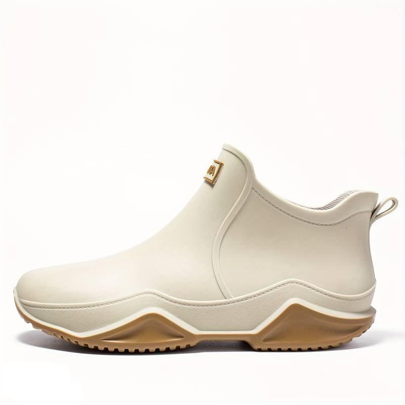 Women's Buckled Winter Boots - photo 1