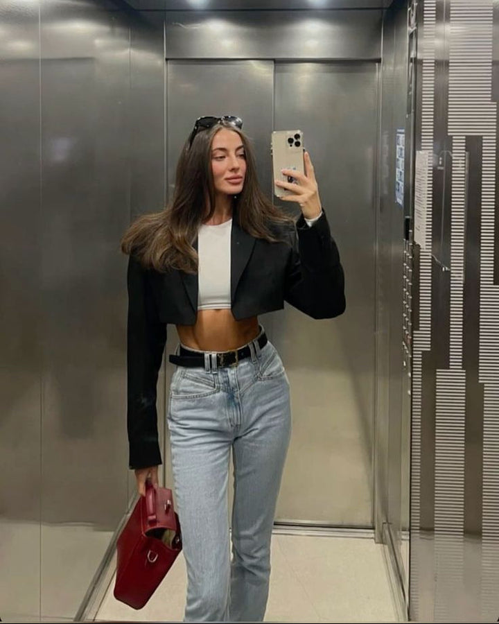 Pamela – dámská zkrácená péřová bunda s tvarovanými rameny