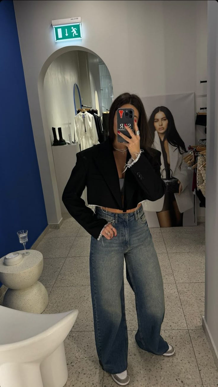 Pamela – dámská zkrácená péřová bunda s tvarovanými rameny