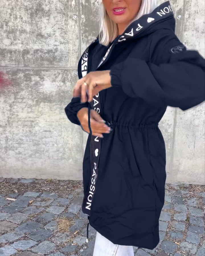 Bonnie – dámská parka s kapucí a stahovací šňůrkou v pase