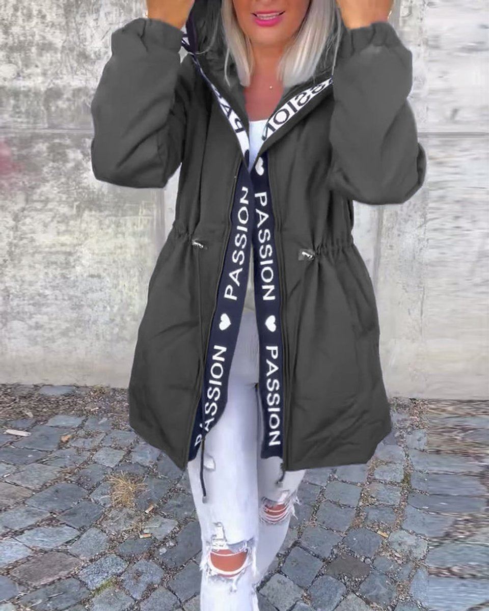 Bonnie – dámská parka s kapucí a stahovací šňůrkou v pase
