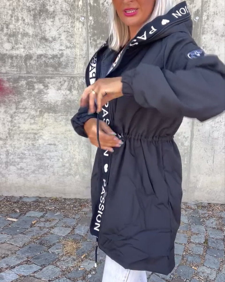 Bonnie – dámská parka s kapucí a stahovací šňůrkou v pase