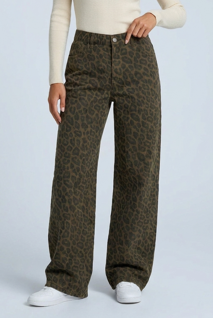 Close view of the high waistband, belt loops and front pockets