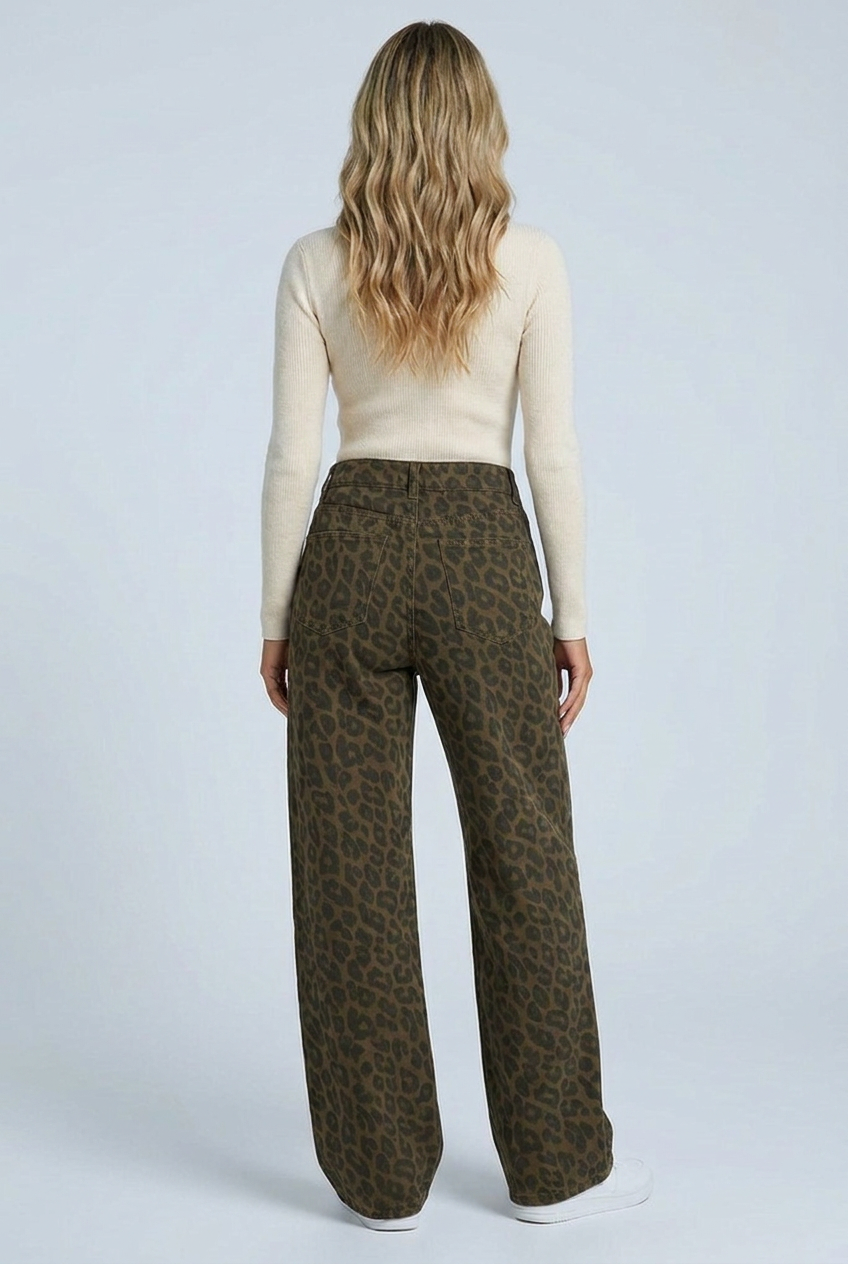 Back view with the two patch pockets on the leopard print