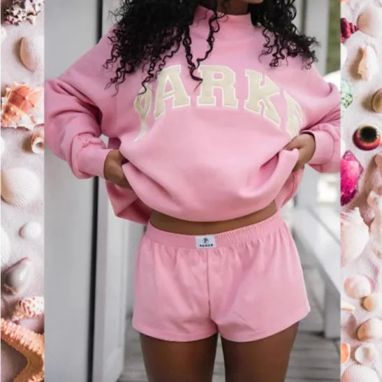 Women's Oversized Graphic Jumper with Long Sleeves