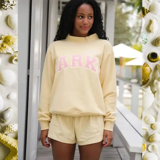 Women's Oversized Graphic Jumper with Long Sleeves