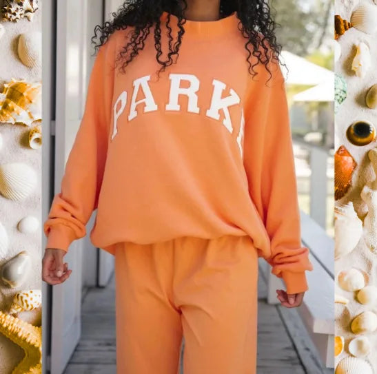 Women's Oversized Graphic Jumper with Long Sleeves